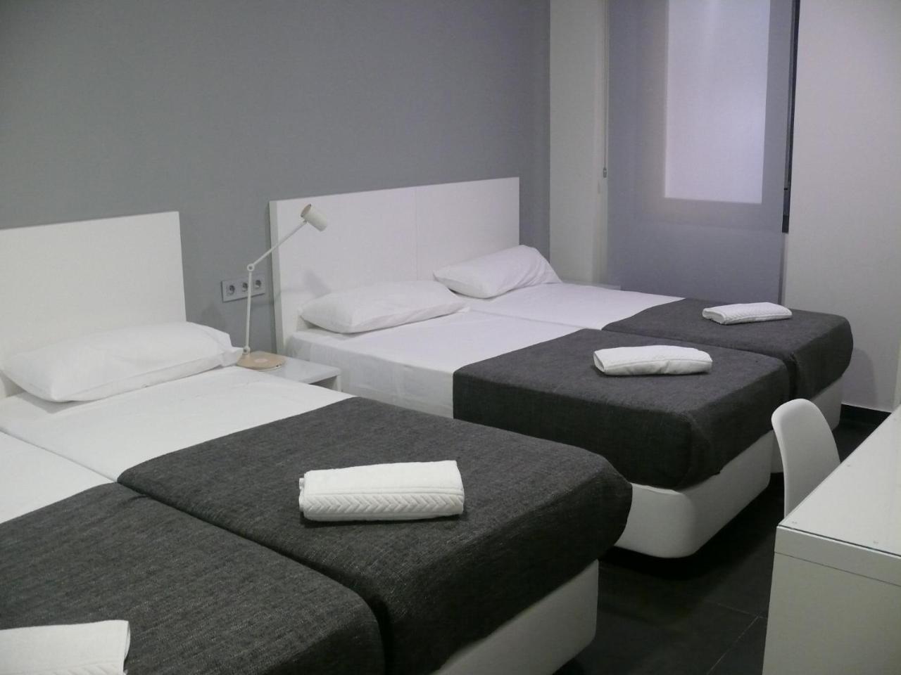 Hostal Bed Of The Sea - Valencia — Photos 3